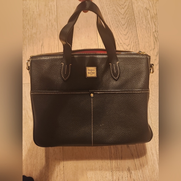 Classic Black Dooney & Bourke Pebble grained Chelsea bag EUC - Picture 6 of 6